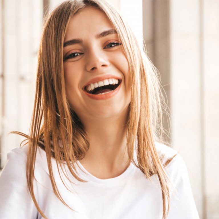 Блестяща усмивка с правилна грижа за зъбите