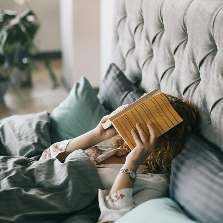 Магнитните бури - как влияят на тялото, психиката и кожата - и как да се предпазим